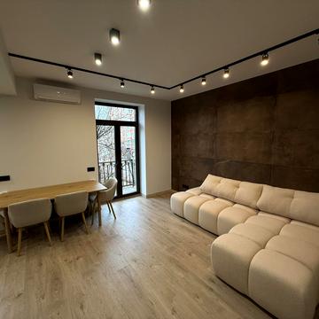 Соборності вул. (Жовтнева), 32