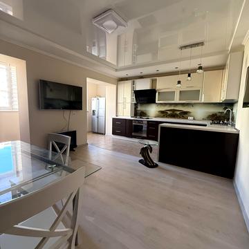 Академіка Сахарова вул., 26