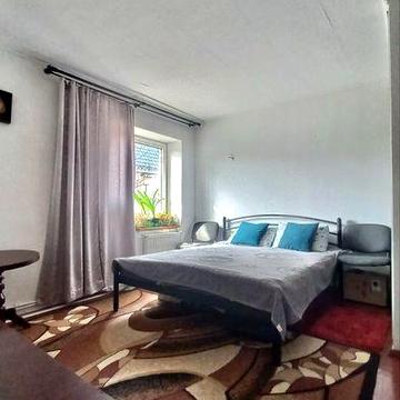 Продаю частину будинку виділену в одиницю в районі 20 школи