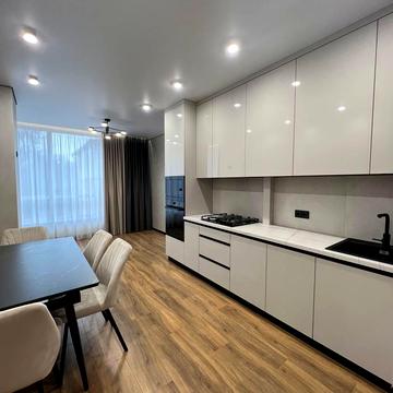 Слави Стецько вул., 4А