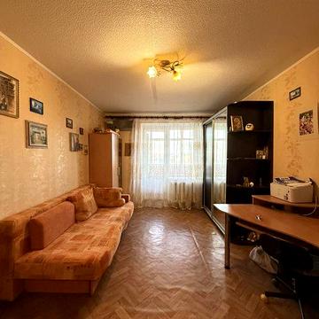 Продам 2к вул. Заливна, 13