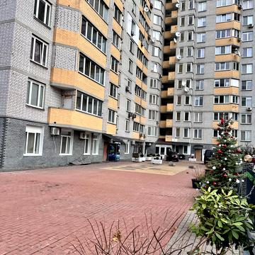 Здолбунівська вул., 9-Б