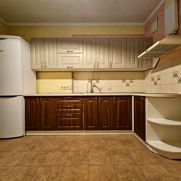 Вишгородська вул., 45