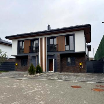 Харківська вул., 1