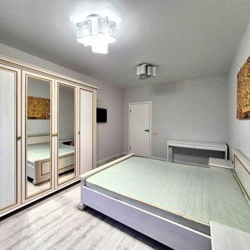 Юнацька вул., 17