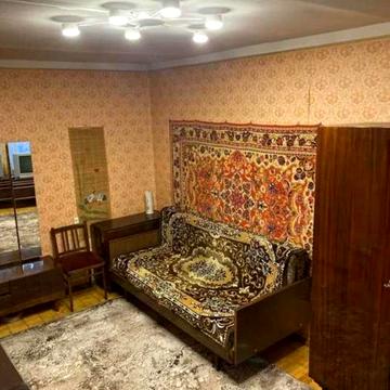 Воскресенська вул., 11