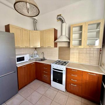 Оренда 2 кімнатної квартири вул. Франка161 біля Уку