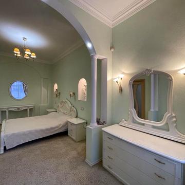 Велика Васильківська вул. (Червоноармійська), 58