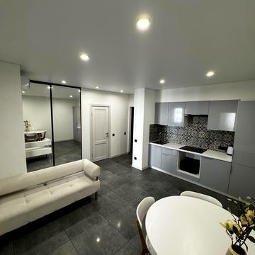 Академіка Сахарова вул., 36