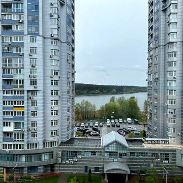 Миколи Ушакова вул., 14