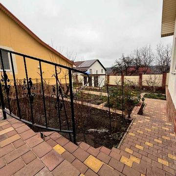 продам современный дом ПРАВЫЙ берег Мирный