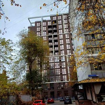 Простір, що закохує: нова 2-кімнатна з ремонтом і двома балконами ЖК Простір на Гераневій