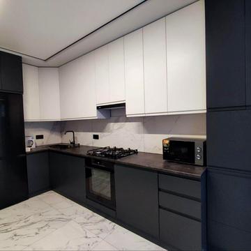 Юліана Пелеша вул., 1а