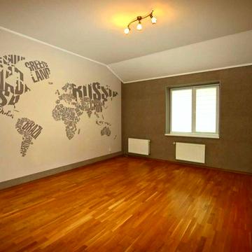 Продам 5-кімнатну квартиру на Мототреці