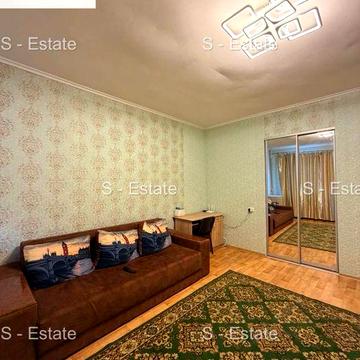 Продам 2к квартиру Захистників України метро Кінний ринок