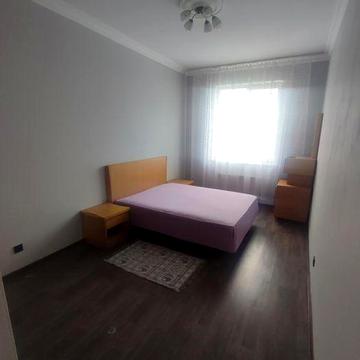 1 к. кв. 5 хвилин від Дарницької площі.