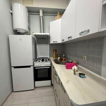 Галілео Галілея вул., 4