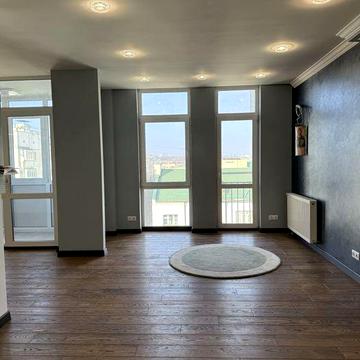 Продам 2к новобудову + паркінг ЖК Сузірʼя