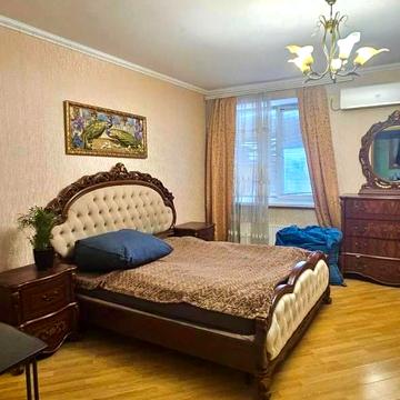 Кленова вул., 13