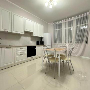 Оренда просторої 2 кімнатної квартири. Ніхто не жив