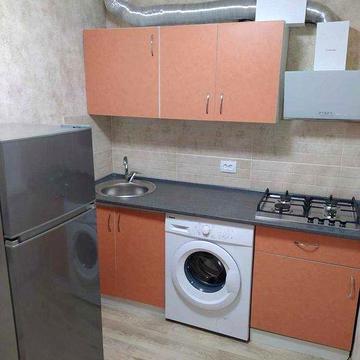 Задається 1 кімнатна квартира з дуже хорошим ремонтом на Виставці.