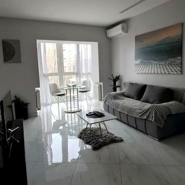 Лесі Українки бульв., 16