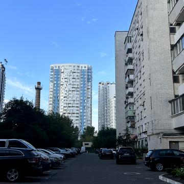 Горлівська вул., 220