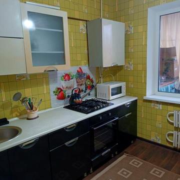 Здам однокімнатну крупногабаритну квартиру на лівому березі