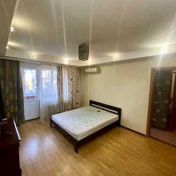 Жилянська вул., 69-71