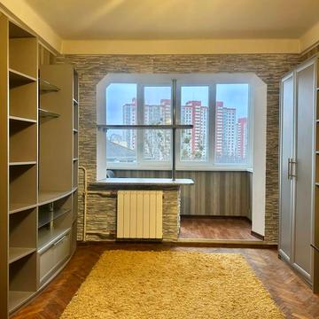 Вацлава Гавела бульв. (Івана Лепсе), 3