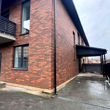 Продаж таунхаусу з євроремонтом на Старому місті