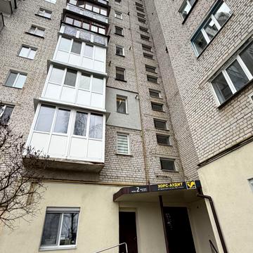 Домбровського вул., 45