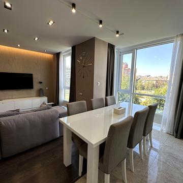 Джона Маккейна вул. (Івана Кудрі), 7