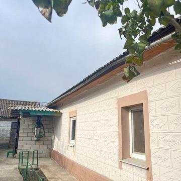 Продаж будинку м. Верхівцеве з гаражем в центрі СЕРТИФІКАТ