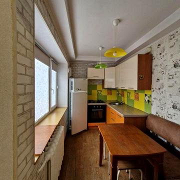 До метро Лісова пішки! Диван і шафка є! Газ! Можна з тваринами !