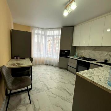 Тролейбусна вул., 3-Б