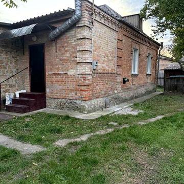 Оренда 1но кімнатного будинку з власним затишним подвіррям.