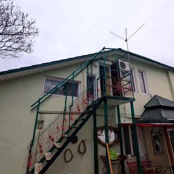 Здається в оренду 2-к квартира, частина будинку в центрі