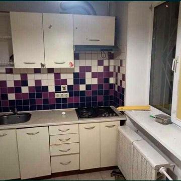 1-я квартира на Таирова, в кирпичном доме.