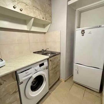 Лісовий просп., 8