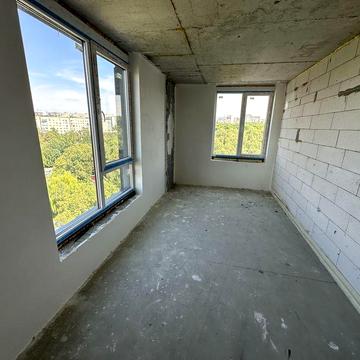 Продається трикімнатна квартира район Канада.