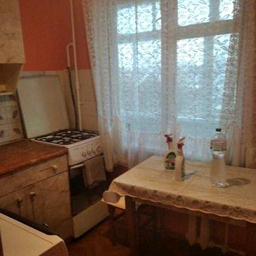 Продам 1 кімнатну квартиру вул Зодчих 66