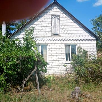 Продаю будинок в зручному місці