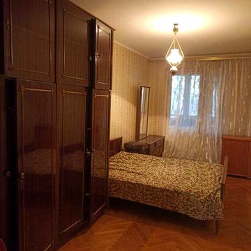Продам 3 кім квОболонський рн, Івасюка 17,метро 10хв.пішки.