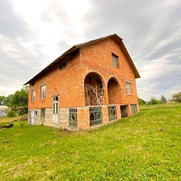 Продаж коробки + земельна ділянка у селі Болехівці, 9 км до Дрогобича!