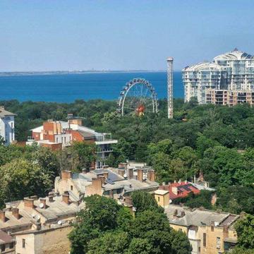 Центр Сдам трехкомнатную квартиру КАПИТАН   возле парка Шевченка