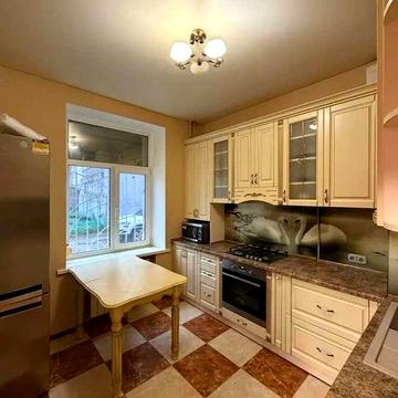 Продаж 2к квартири вулиця Воскресенська центр парк Глоби