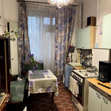 Продається 2-кімн. квартира . Вул. Кубійовича польский люкс.