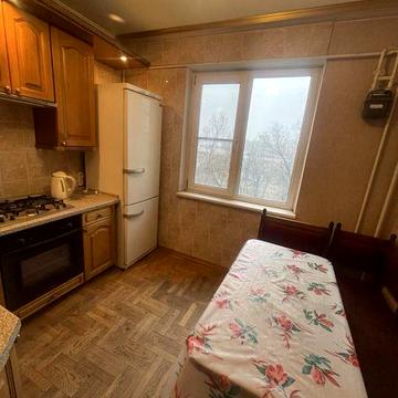 Оренда. Борщагівка, вул. Симиренка, 22-б, 2 к.кв. з окремими кімнатами