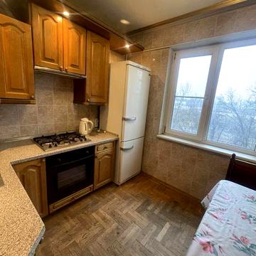 Оренда. Борщагівка, вул. Симиренка, 22-б, 2 к.кв. з окремими кімнатами